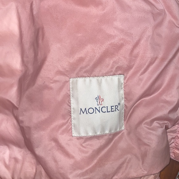 Authentic moncler women’s puffer coat - Picture 2 of 7